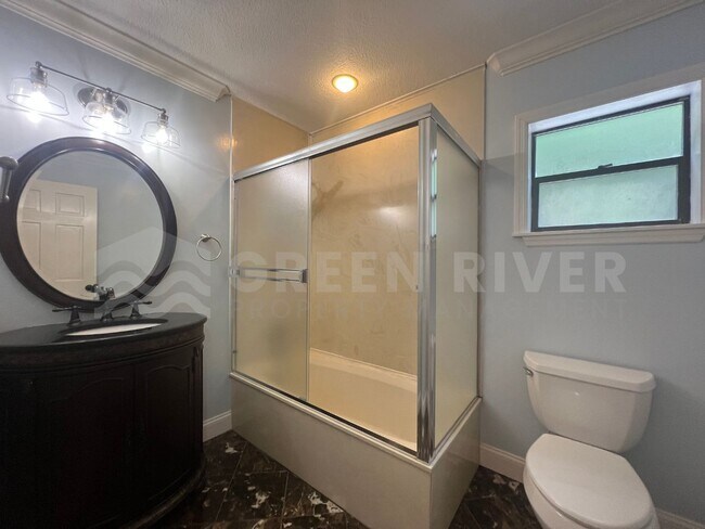 Building Photo - Amazing 4 bedroom home with St Johns River Views Available Now!