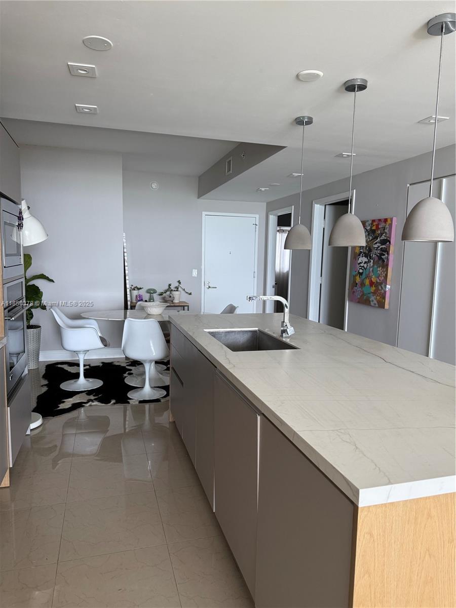 Building Photo - 460 NE 28th St