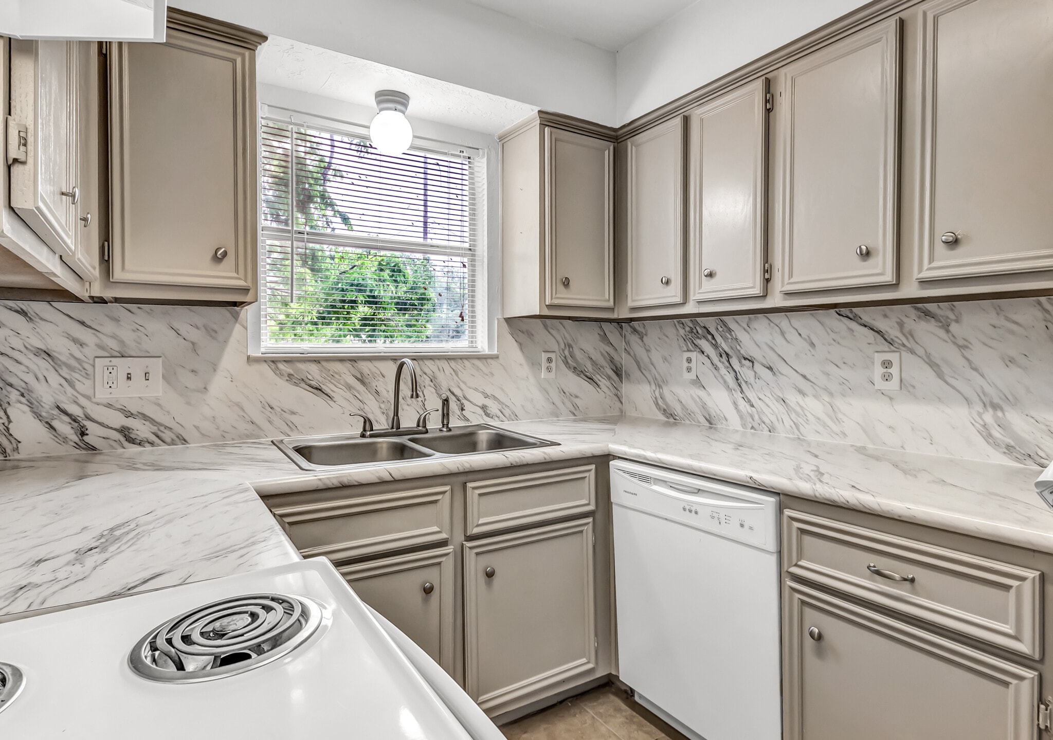 Building Photo - 3402 Timberline Ct