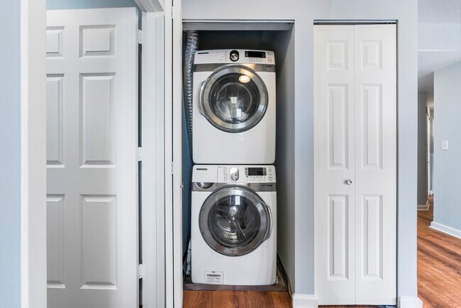 Washer/Dryer - 100 Old Palisade Rd