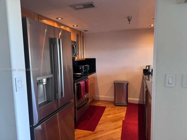 Building Photo - 2400 SW 3rd Ave