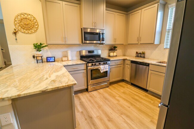 Building Photo - 27035 Badger Way