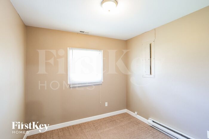 Building Photo - 2634 Westleigh Dr