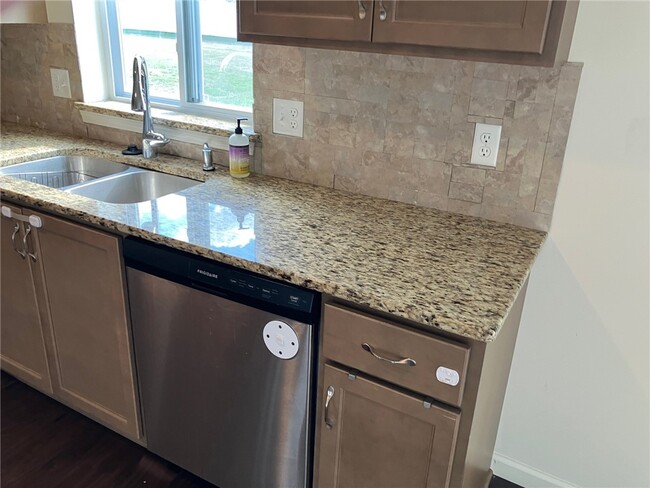 Building Photo - 81 Beaver Rd