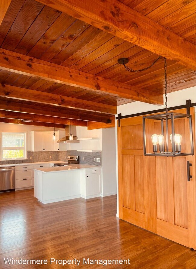 Building Photo - 2 br, 2.5 bath House - 7732 NE Yeomalt Pt ...