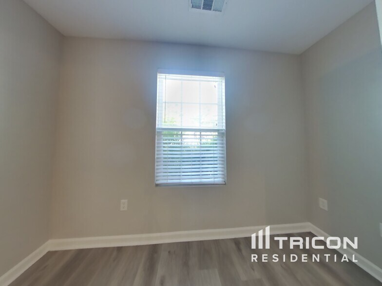 Building Photo - 27 Pleasant Forest Dr
