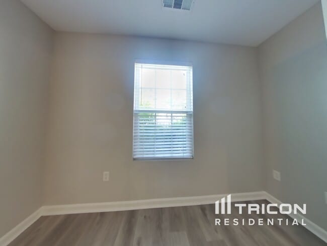 Building Photo - 27 Pleasant Forest Dr