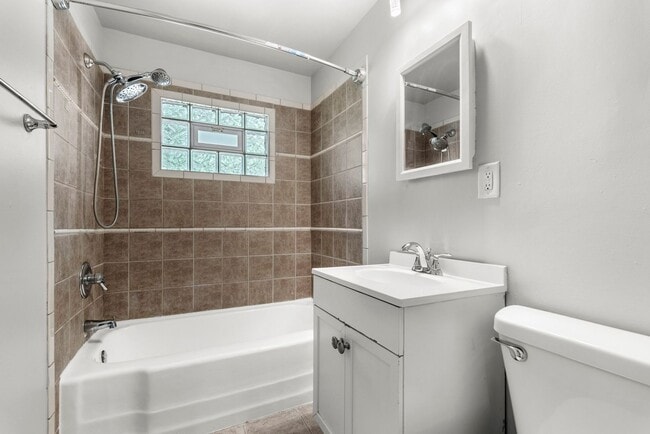Building Photo - 3 Bedroom Home With Central Air