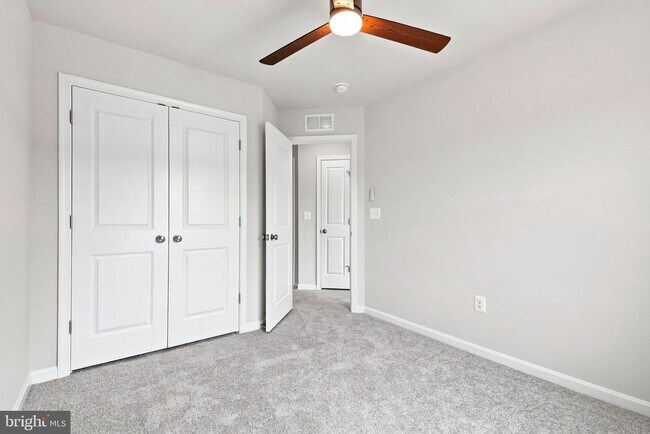 Building Photo - 417 Seeback Dr