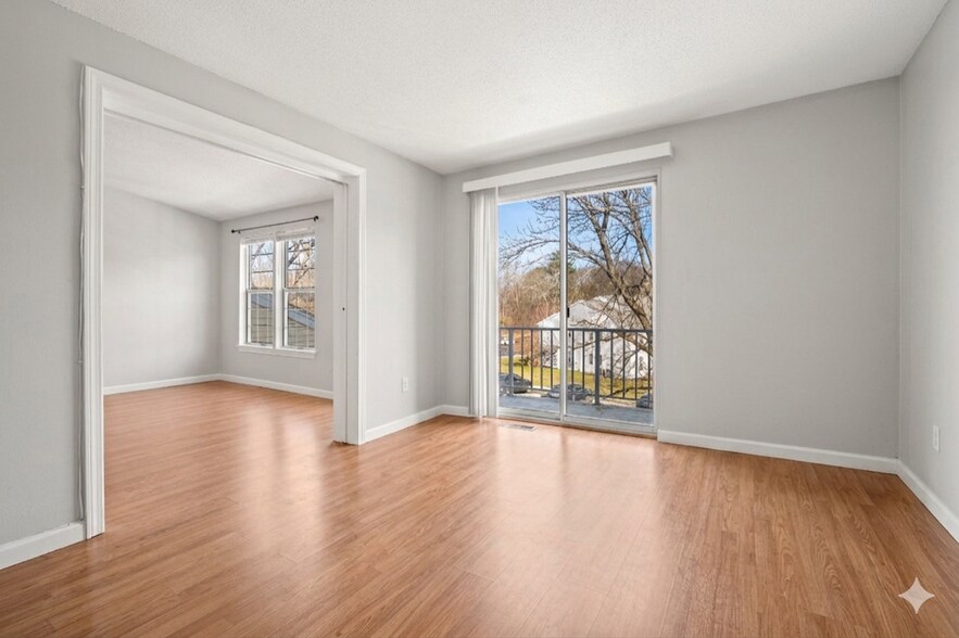 Building Photo - 5 Thoreau Ct