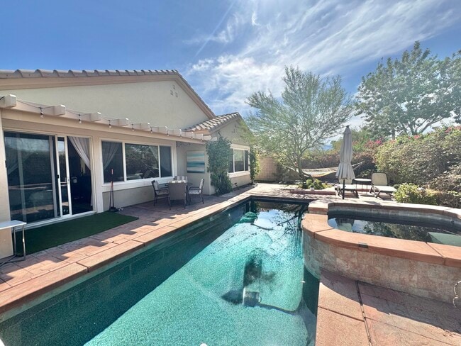 Primary Photo - 78322 Vinewood Dr