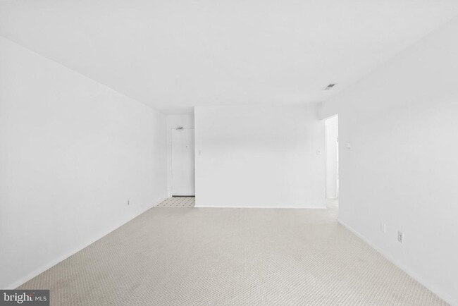 Building Photo - 6284 Rose Hill Dr