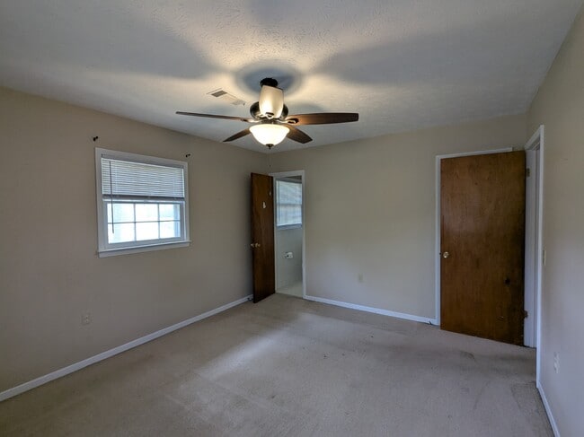 Building Photo - 813 McLemore Dr