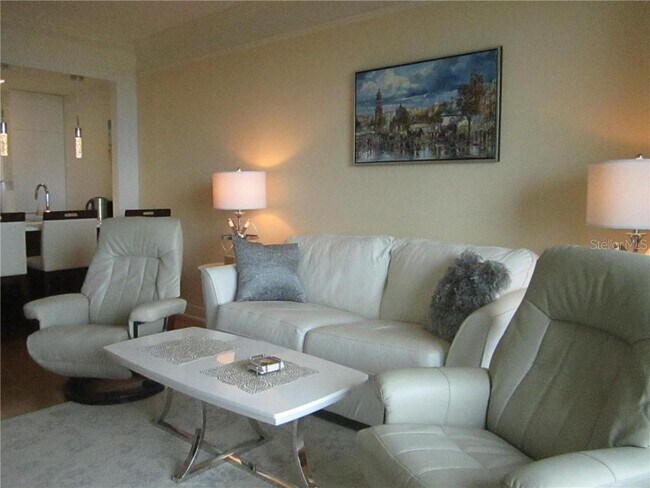 Building Photo - 750 N Tamiami Trl
