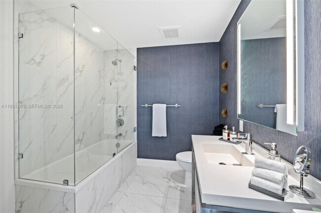 Building Photo - 2000 Metropica Wy