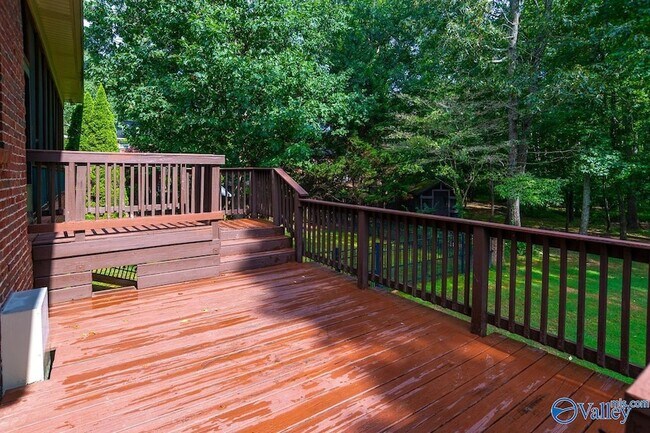 Building Photo - 305 Walden Glen Ct