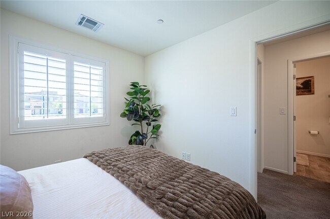 Building Photo - 530 Gloster Ave