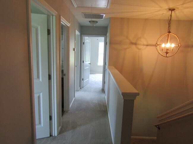Building Photo - 42 Pinto Trail