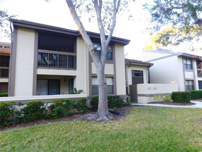 Building Photo - 218 Woodlake Wynde