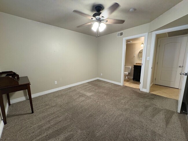 Building Photo - 3200 S Litzler Dr