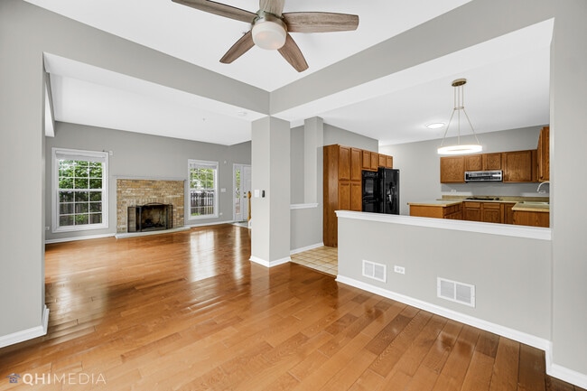 Building Photo - 2047 Ivy Ridge Dr