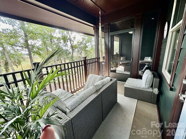 Building Photo - 5551 Colonial Chatsworth Cir