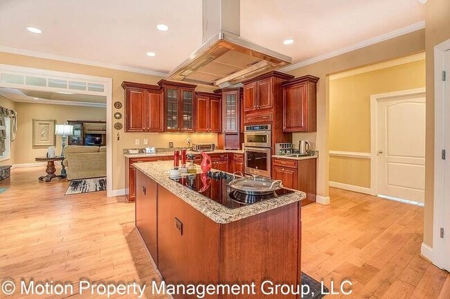 Building Photo - 682 E Mourning Dove Ct