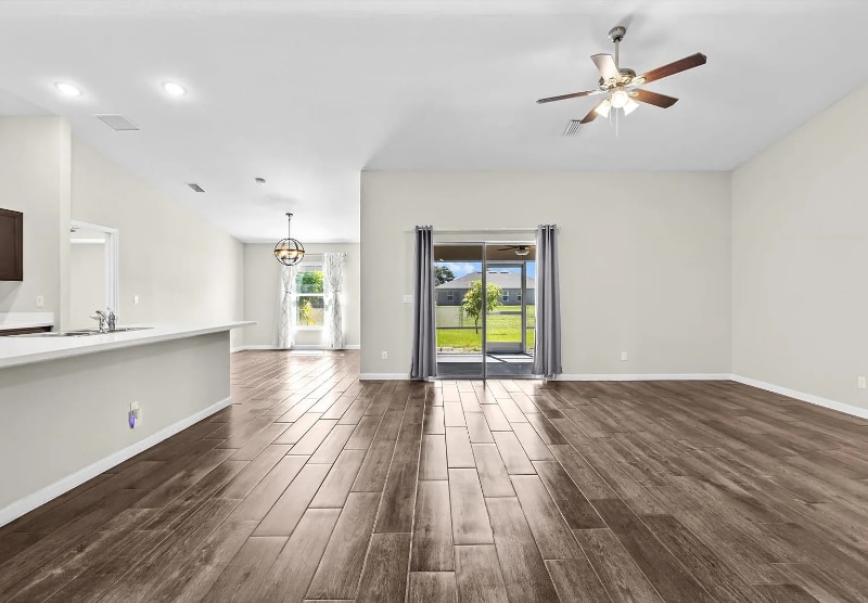 Building Photo - 512 SW McComb Ave