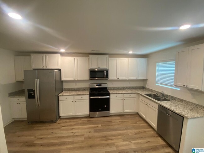 Building Photo - 6534 Creek Cir