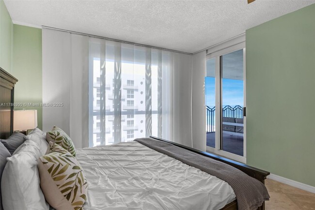 Building Photo - 1500 Ocean Dr