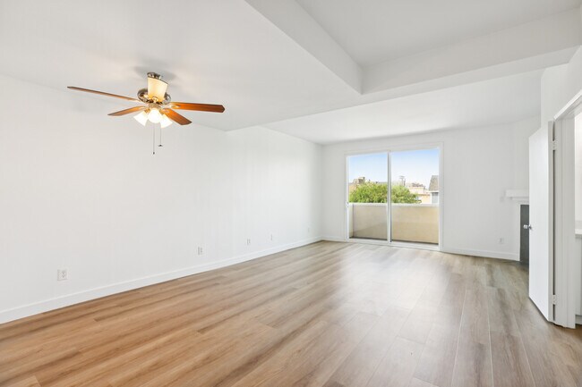Building Photo - 3614 Empire Dr