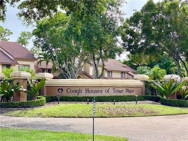 Building Photo - 5710 Coach House Cir