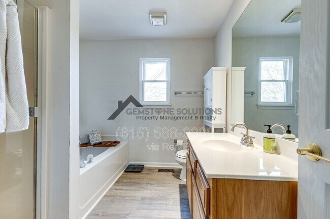 Building Photo - 500 Windy Rd