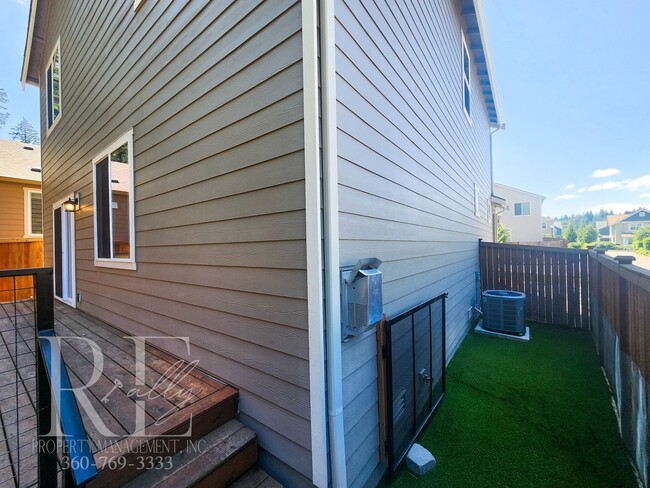 Building Photo - Air Conditioned Home Adjacent to Bay Trail Reserve