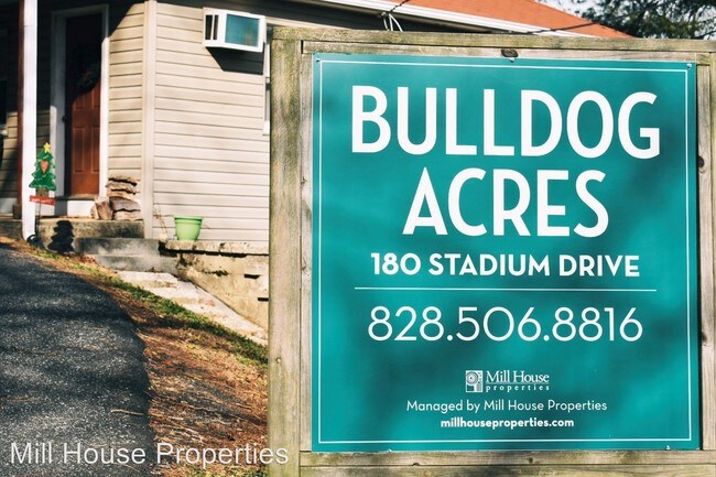 Building Photo - 180 Stadium View Dr