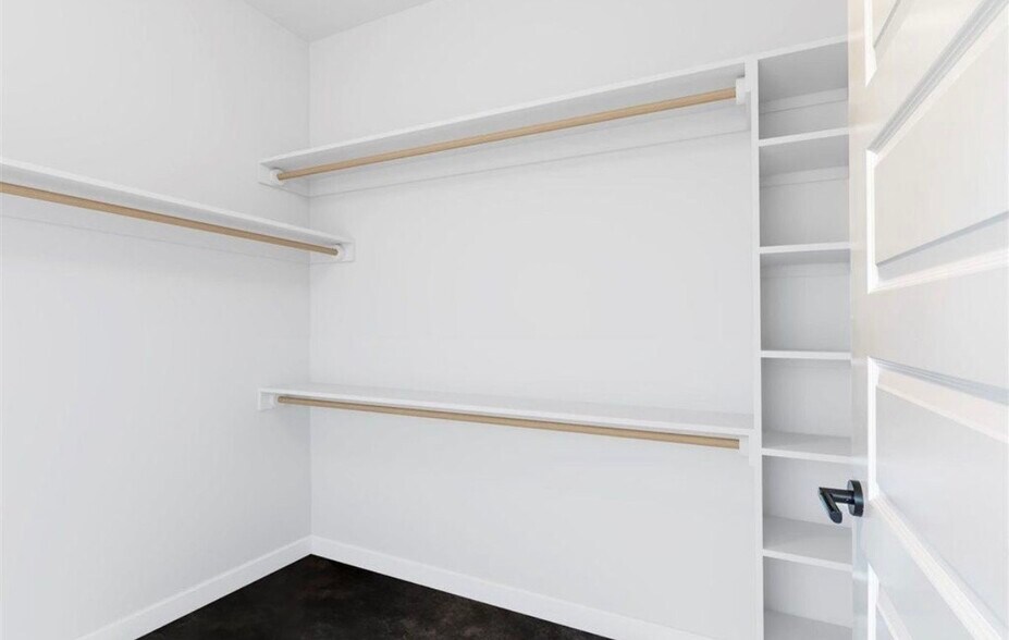 Building Photo - 3101 Govalle Ave