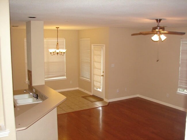 Building Photo - 1720 Lynnville Trail