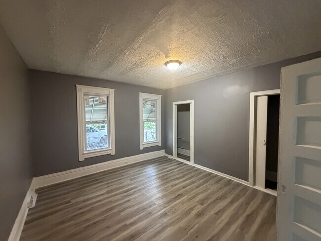 Building Photo - 3295 W 54th St