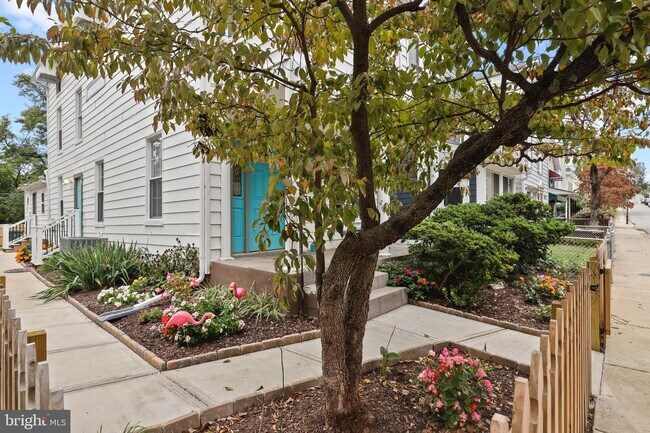 Building Photo - 3502 Buena Vista Ave