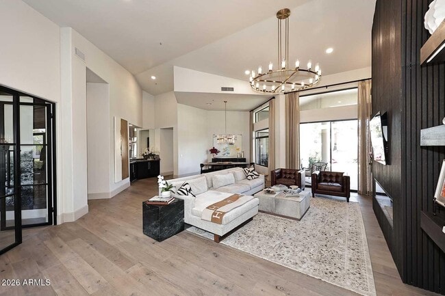 Building Photo - 8334 E Jenan Dr