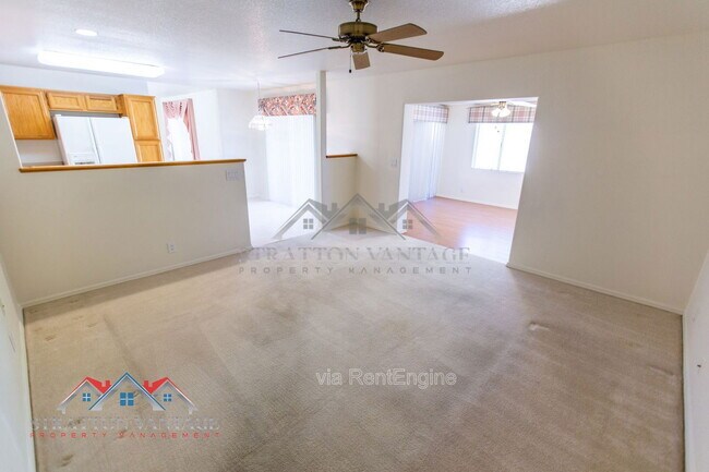 Building Photo - 10864 E Lindner Ave