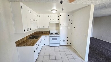 Building Photo - 1210 W Stoneridge Ct