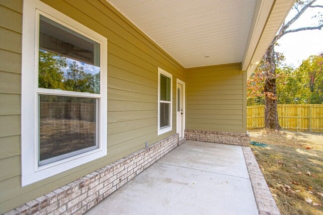 Building Photo - Move-In Ready New Construction Near Downtown & Hospitals!