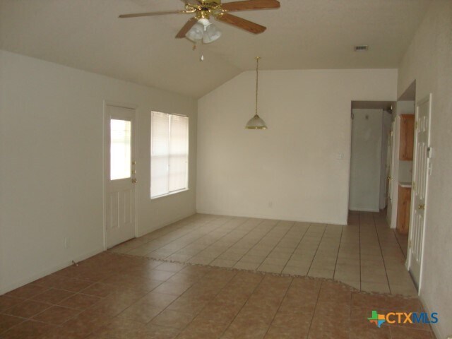 Building Photo - 4606 John David Dr