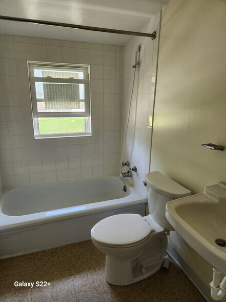 Building Photo - 4426 Greengarden Rd