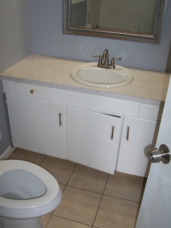 Building Photo - 830 Wateka Way