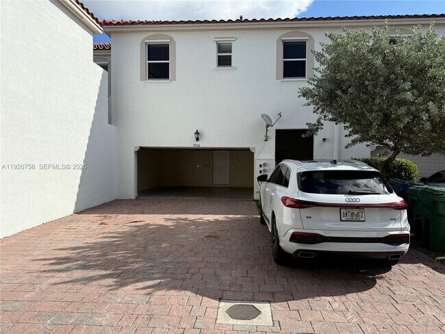 Building Photo - 9516 SW 167th Ave