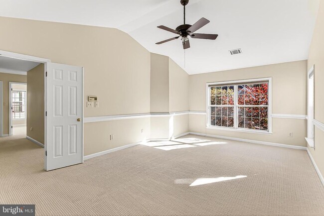 Building Photo - 47497 Saulty Dr