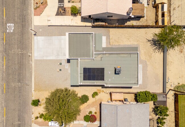 Building Photo - 16781 Bubbling Wells Rd