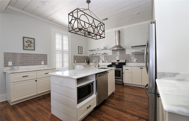 Building Photo - 1409 21st St